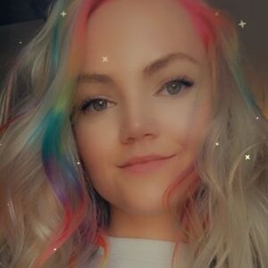 Meet your Posher, Daynie